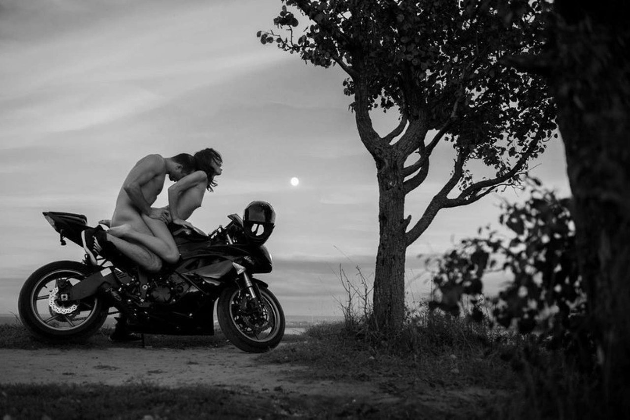 Девушки на мотоциклах (67 фото) - Порно фото голых девушек